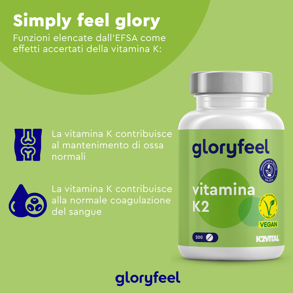 La bottiglia di Vitamina K2 di gloryfeel Italia mette in risalto i benefici per il mantenimento delle ossa e la coagulazione del sangue, circondata da icone di salute con un&