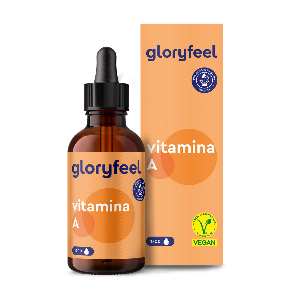 Un flacone &quot;Vitamina A in Gocce&quot; di GloryFeel GmbH Italy con contagocce è accanto a una scatola arancione, con sigilli vegani e di qualità. Arricchito con retinolo, promuove la vista e il benessere in ogni goccia.