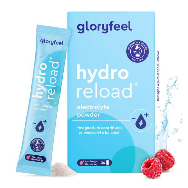 Gloryfeel Italia Elettroliti al gusto lampone scatola e bustina singola sono mostrati con un mucchio di polvere, una spruzzata d&
